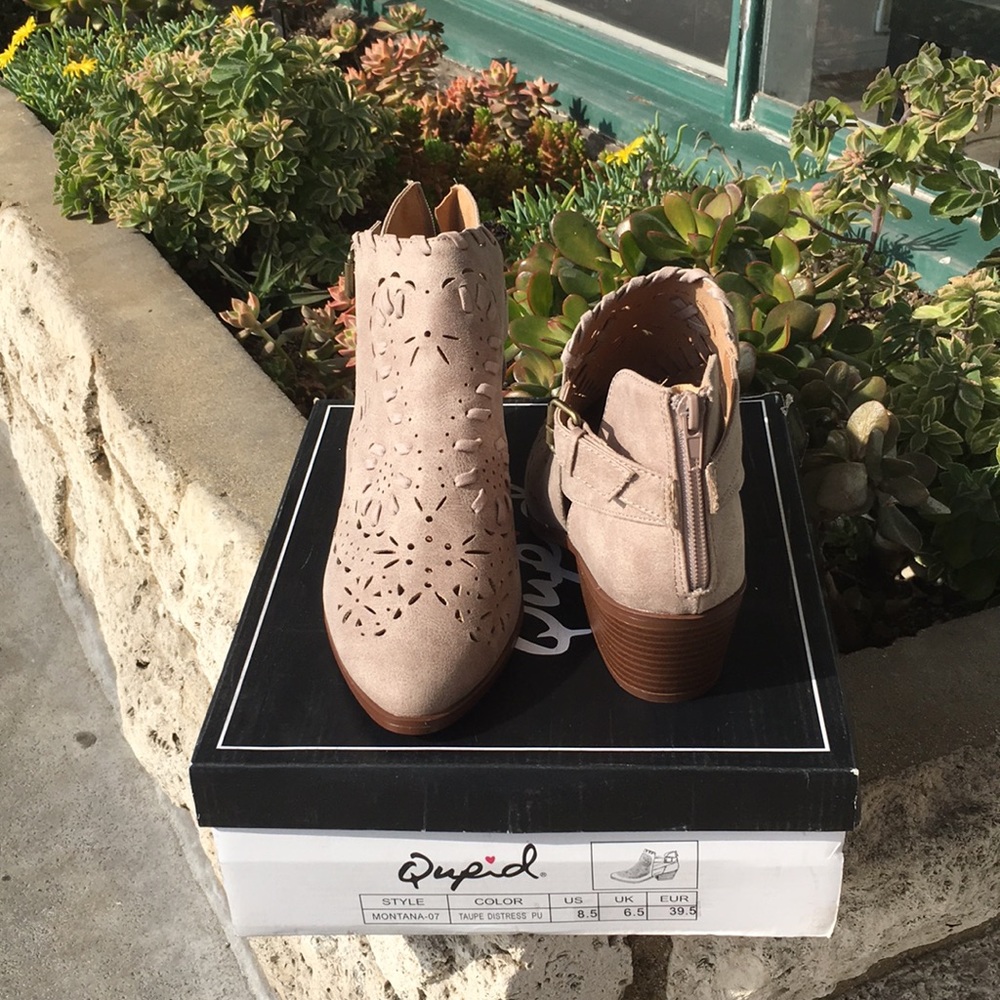 Last 1! Qupid Montana-07 Distressed Taupe Bootie - Picture 2 of 2